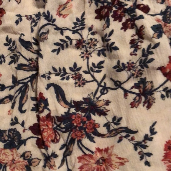 🔥4//$15🔥 CUTE TOP - Picture 2 of 3